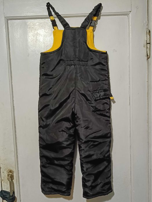 Зимний полукомбинезон детский утепленный, черный со светоотражателями