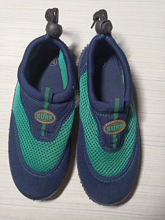 Buty do pływania i chodzenia po plaży rozmiar 30