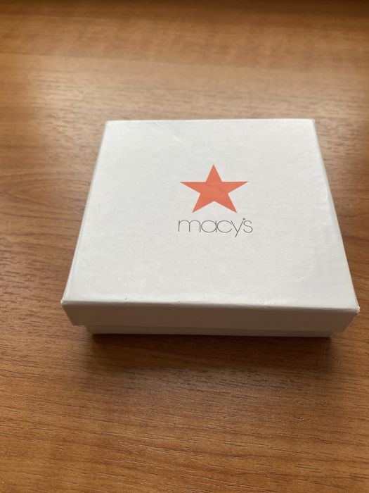 Кольє та сережки. Нові - гарний подарунок