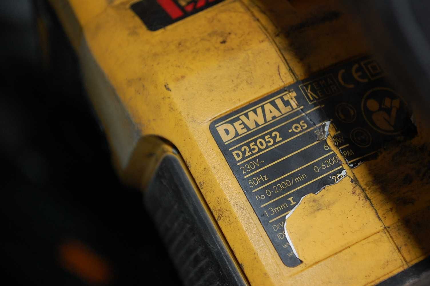 Młotowiertarka Dewalt D25052K