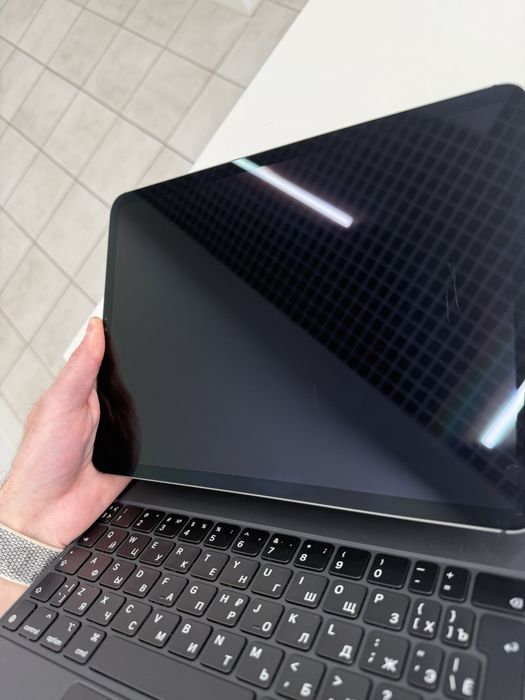 Планшет iPad Pro 11" 128 gb Space Gray (Wi-Fi + Lte) + Magic Keyboard