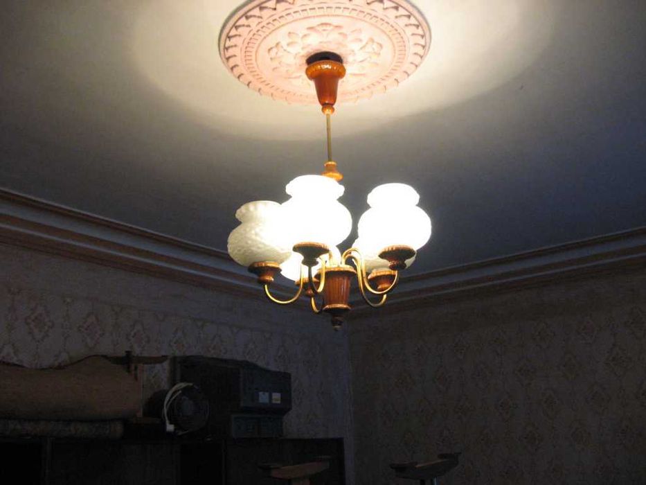 Люстра 5 рожков. Керамика, стекло.