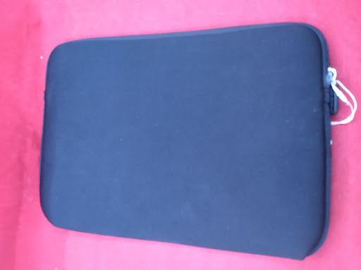 uszkodzony pokrowiec / etui na laptopa arvok 12 cali czarny opis