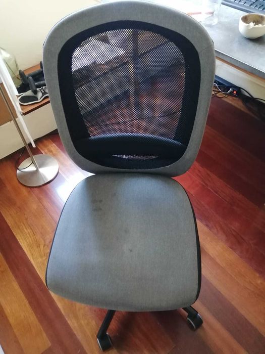 poupe 100€ - cadeira de escritório almofadada