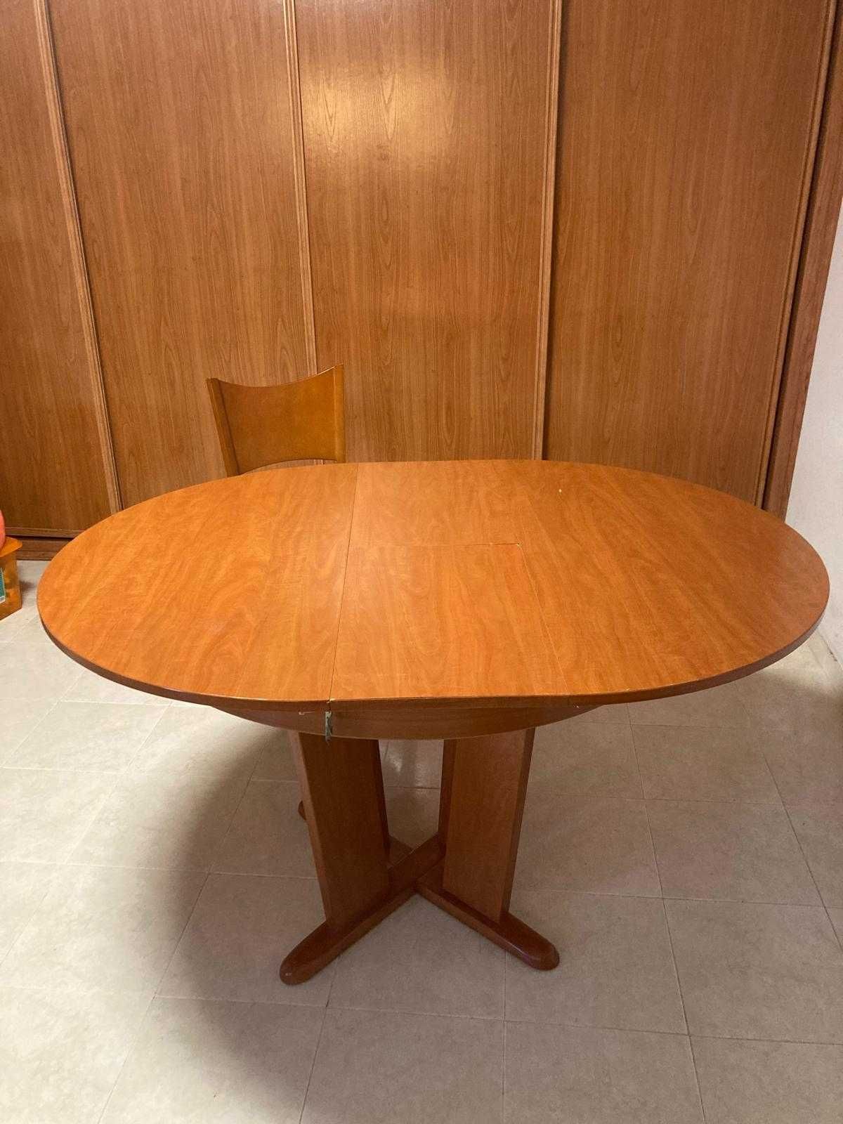 Mesa de Sala redonda ou oval