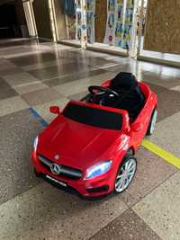 Детячий електромобіль Mercedes-Benz GLA45 AMG