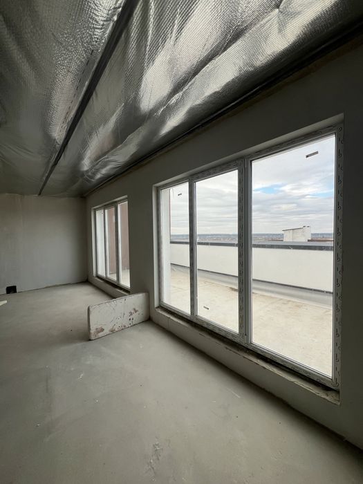 ДВОРІВНЕВА квартира із двома терасами