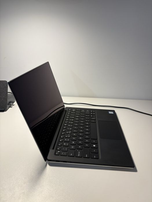 Dell XPS 13 9370 • i7/8GB RAM/256GB SSD • Windows 11 Pro