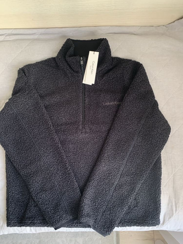 Продам теплую кофту-тедди Calvin Klein, новая, доступна в размерах M,L