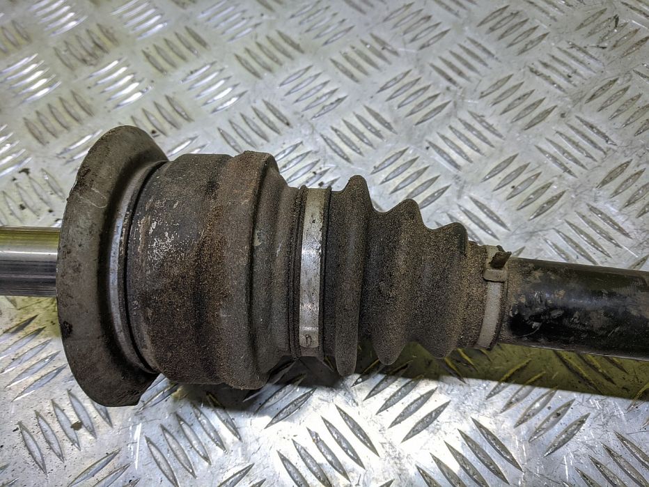 Полуось BMW X5 E70 піввісь бу БМВ Х5 Е70 привільний вал шрус розбірка