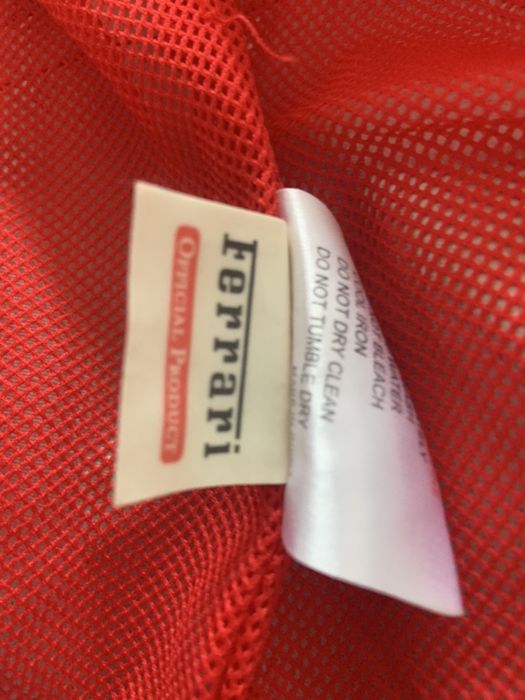 Parka Impermeável Ferrari (com capuz) - Produto Oficial Novo