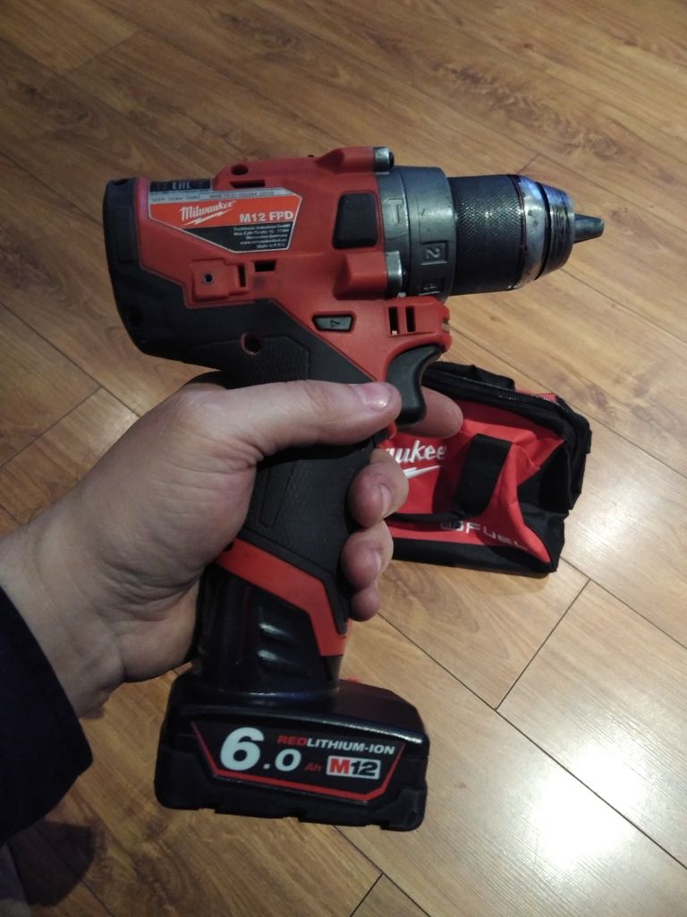 Milwaukee M12 FPD (6,0ah + 2,0ah)