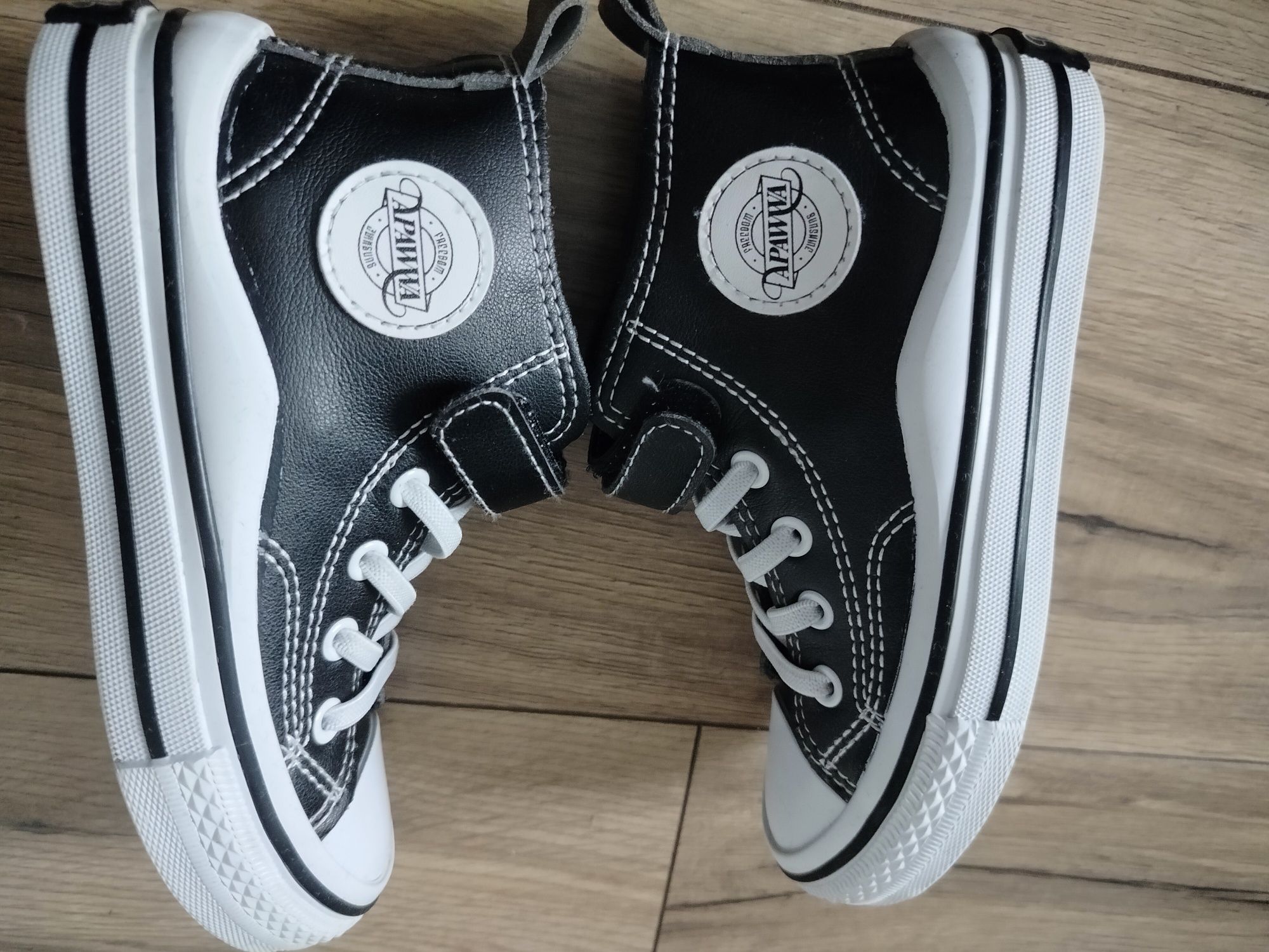 Trampki dla dzieci w idealnym stanie 29