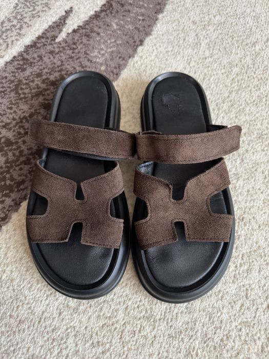 Шльопанці слайдери