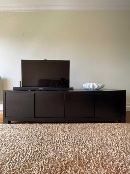 SideBoard, armário de tv em madeira escura