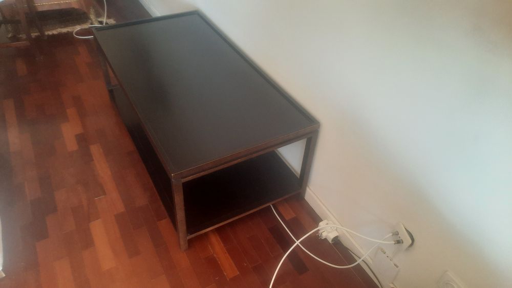 Mesa de sala 65€ e maquina cafe ariete 35€