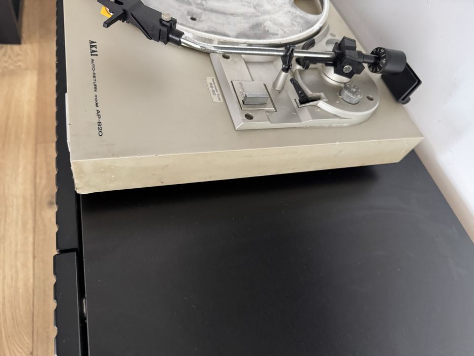 Gramofon Akai AP-b20