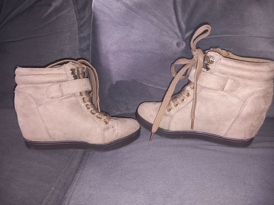 Botki na koturnie r. 35