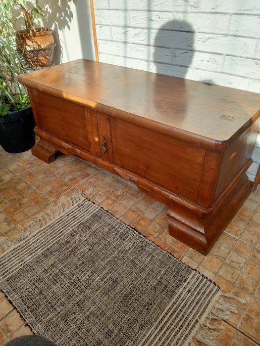 Retro szafka komoda z dzwiczkami