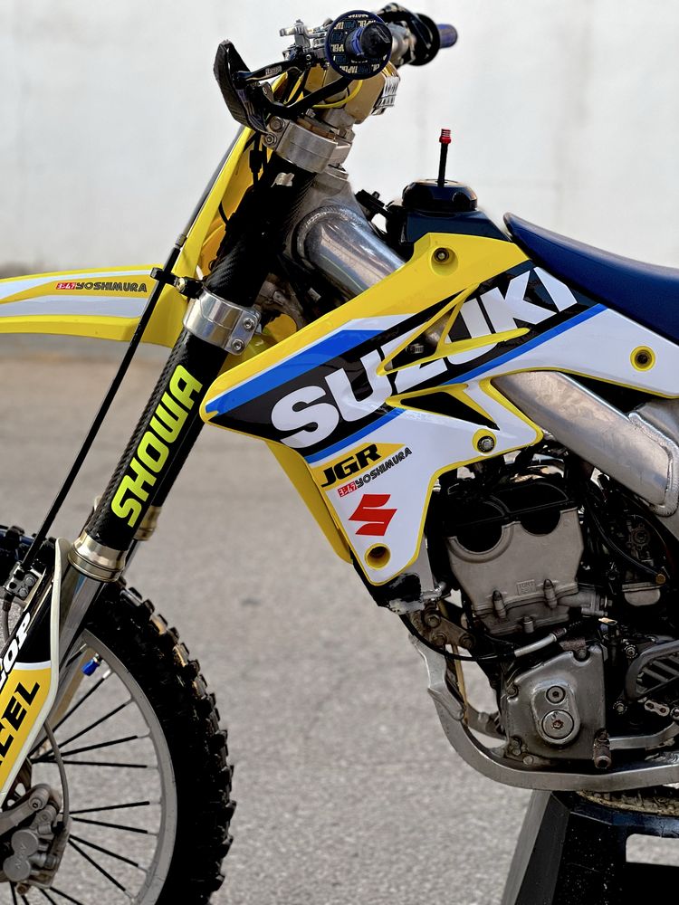 Suzuki Rmz 250 ——————- nao matriculada