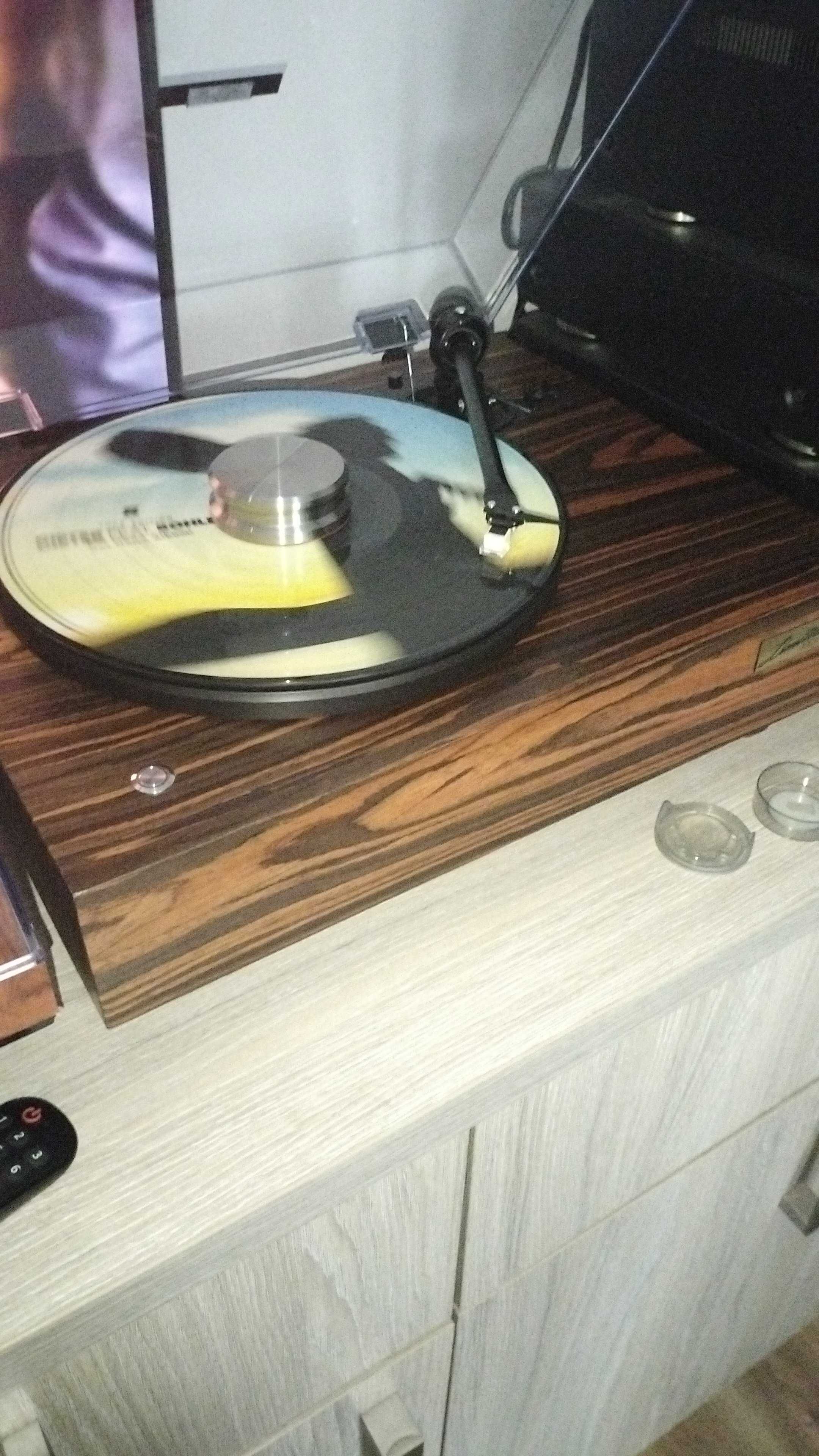 Gramofon Pro-Ject