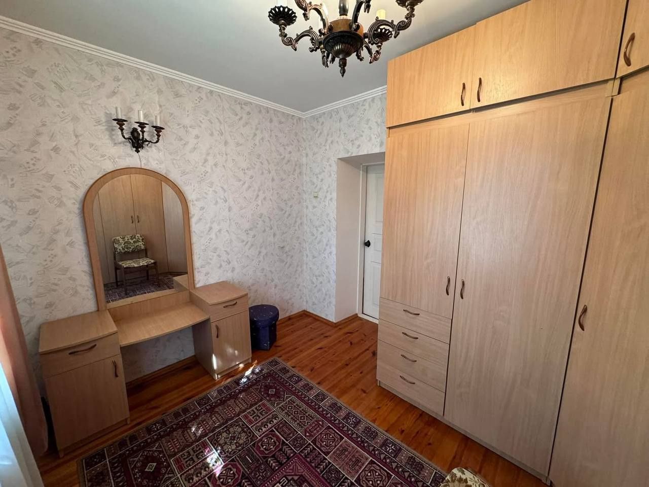 Продам хозяйський будинок в Царському селі