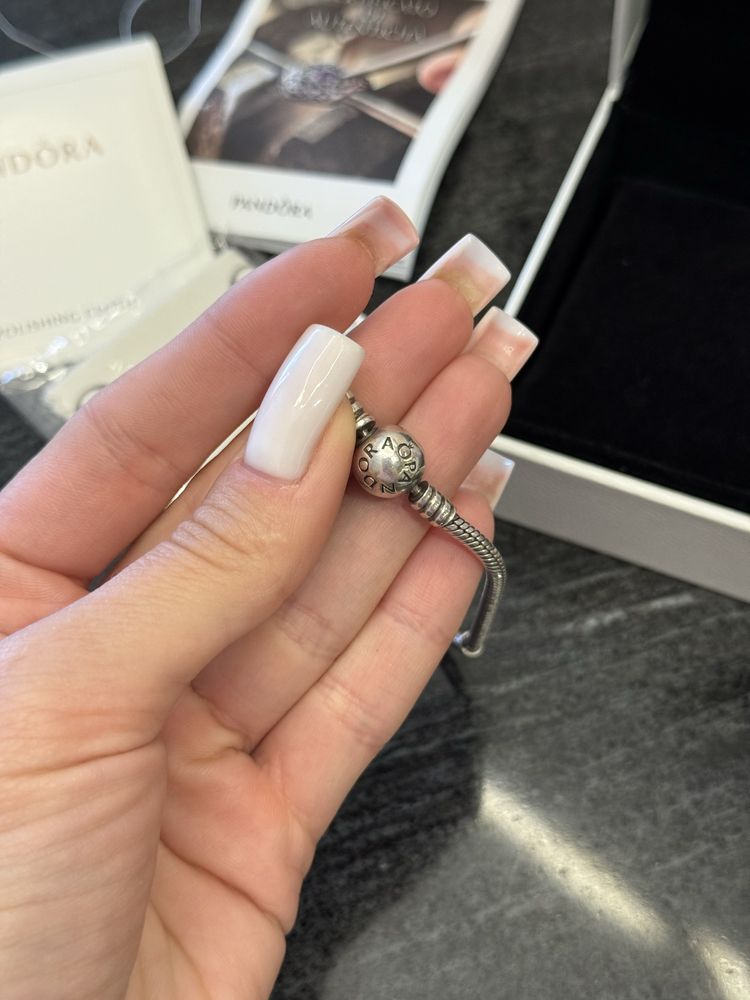 Браслет Pandora з шармами