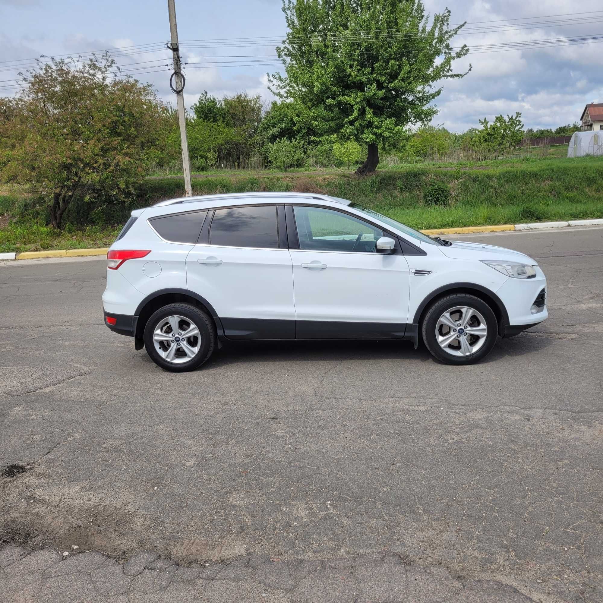 Продам Ford Kuga 2013 дизель 2л передній