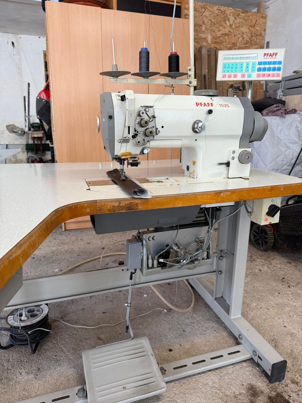 Máquina de Costura triplo arrasto