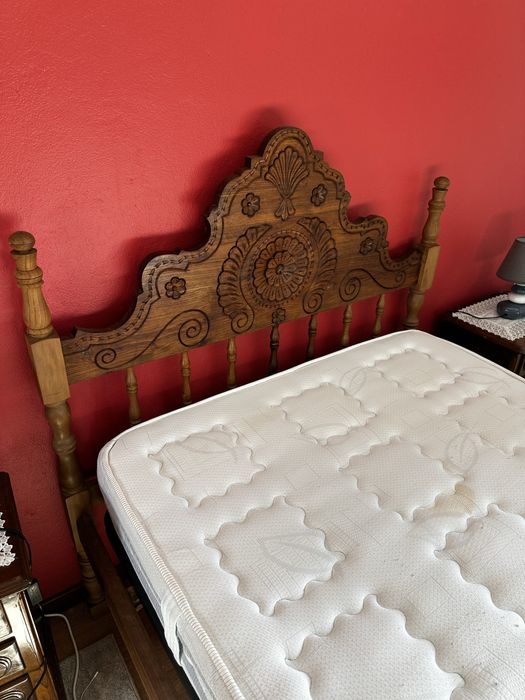 Cama antiga em bom estado de conservação (NAO ENVIO POR TRSNPORTADORA)