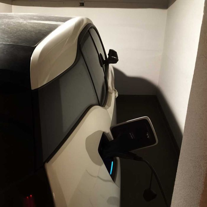 Vendo Garagem Box fechada - perto do Metro