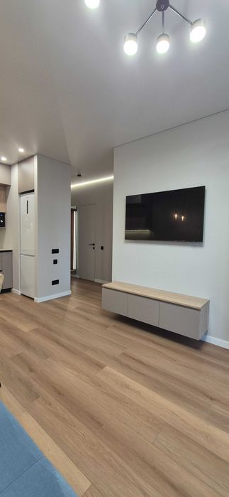 Продам квартиру в ЖК Варшавський 2