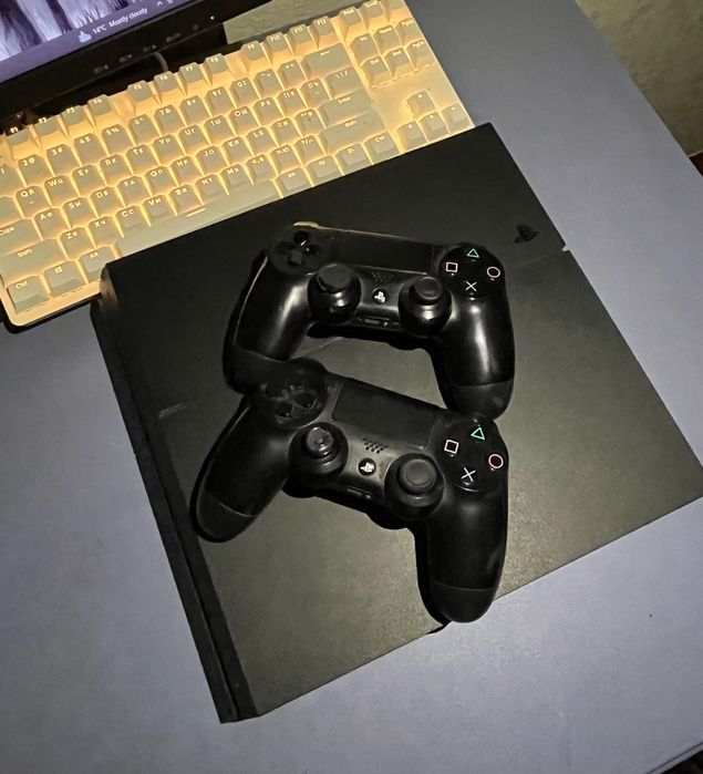 Sony Playstation 4 PRO 1ТВ/2 джойстика