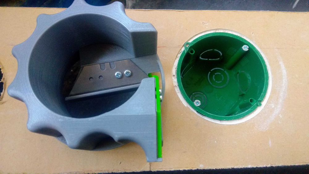 Фаскознімач / фаскосниматель для подрозетников 68-73 мм c кейсом