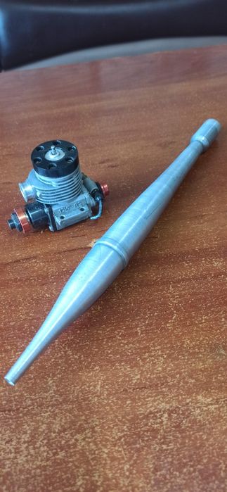 Микродвигатель внутреннего сгорания калильного зажигания