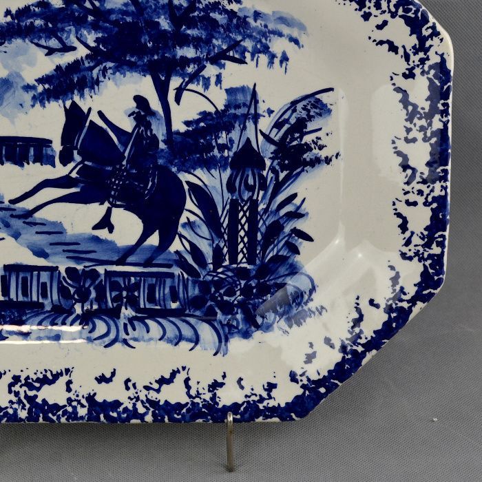 Travessa em Faiança pintada à mão decoração estátua