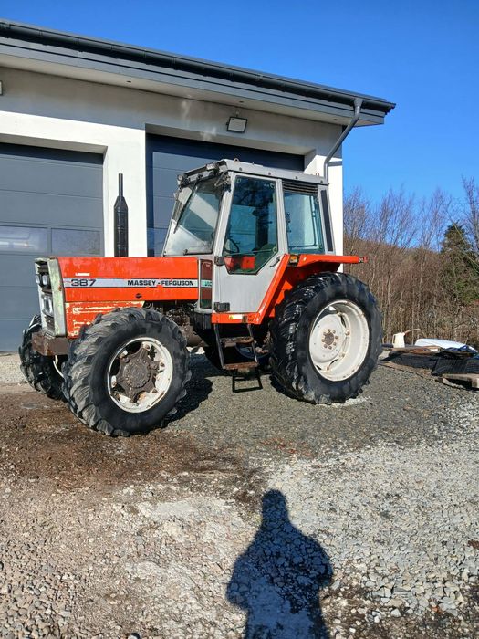 Traktor MF 387 z 1991 roku