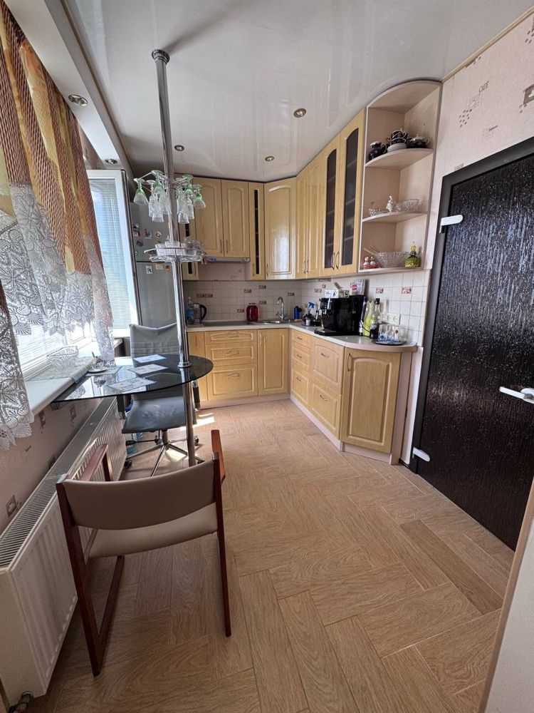 Продам 2х к квартиру, улица Саперна ,30 с хорошим ремонтом( код 88048