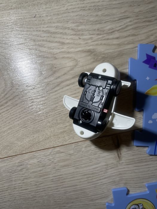 Розвиваюча іграшка-пазл «RailCar» Ігровий килимок