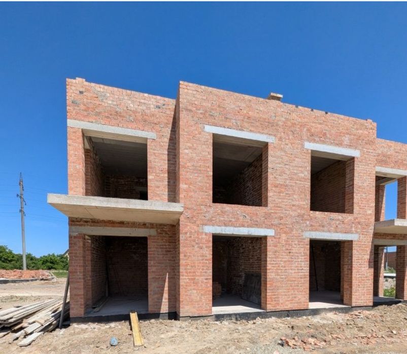 Якісний дуплекс зі зручною  локацією та асфальнованим підїздом