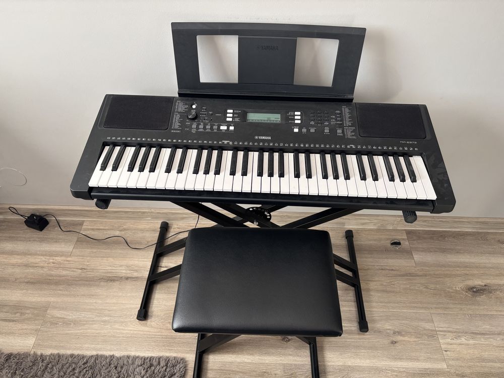 Keyboard Yamaha z osprzetem
