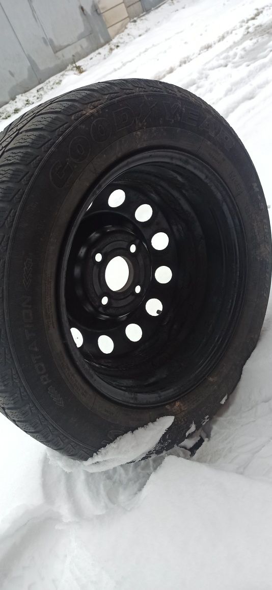 Продам колесо 195/65/R15 зима Good Year Ultra Grip 
Без гуль і без
