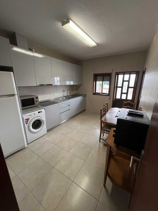 ARRENDA-SE QUARTO ESTUDANTE FELGUEIRAS – ESTG – Esc. Sup. Tecn. Gestão