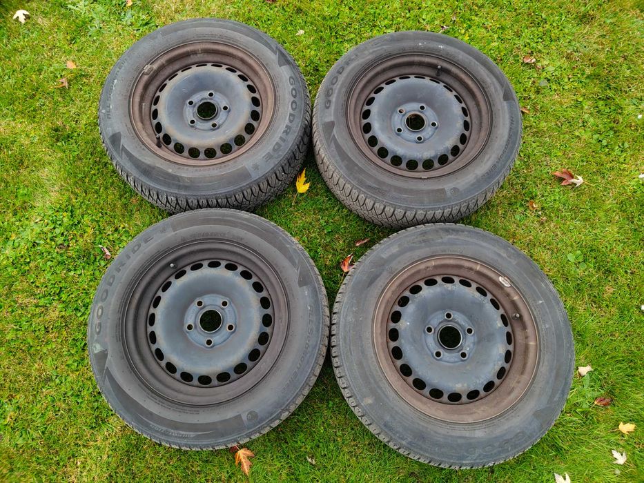 Koła stalówki R15 ET33 + opony całoroczne 195/65R15