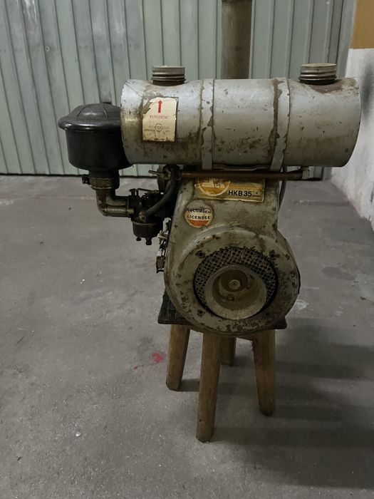 Motor de rega a gasolina ( reliquia ) em pleno a funcionar