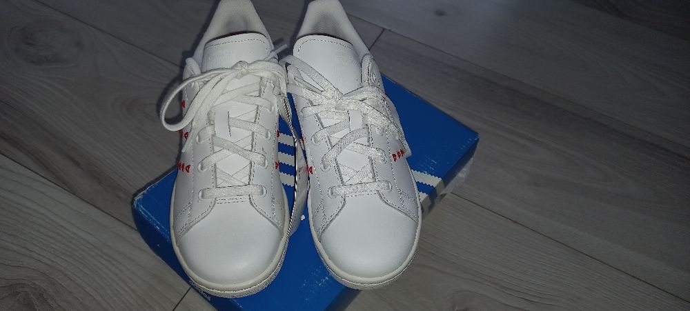 Buty dla dziewczynki firmy Adidas roz 32