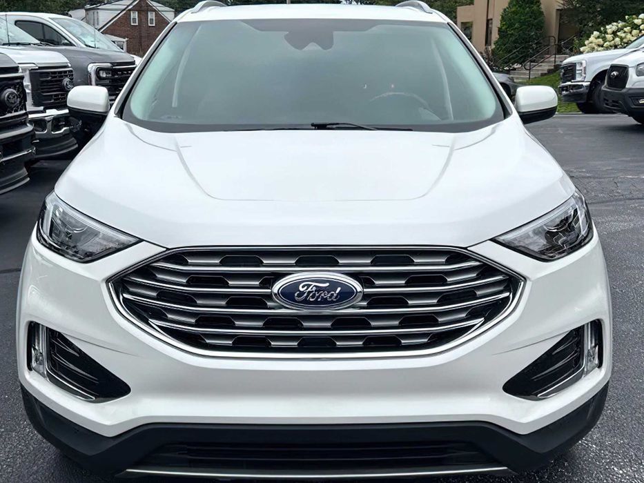 Ford Edge SEL      2022