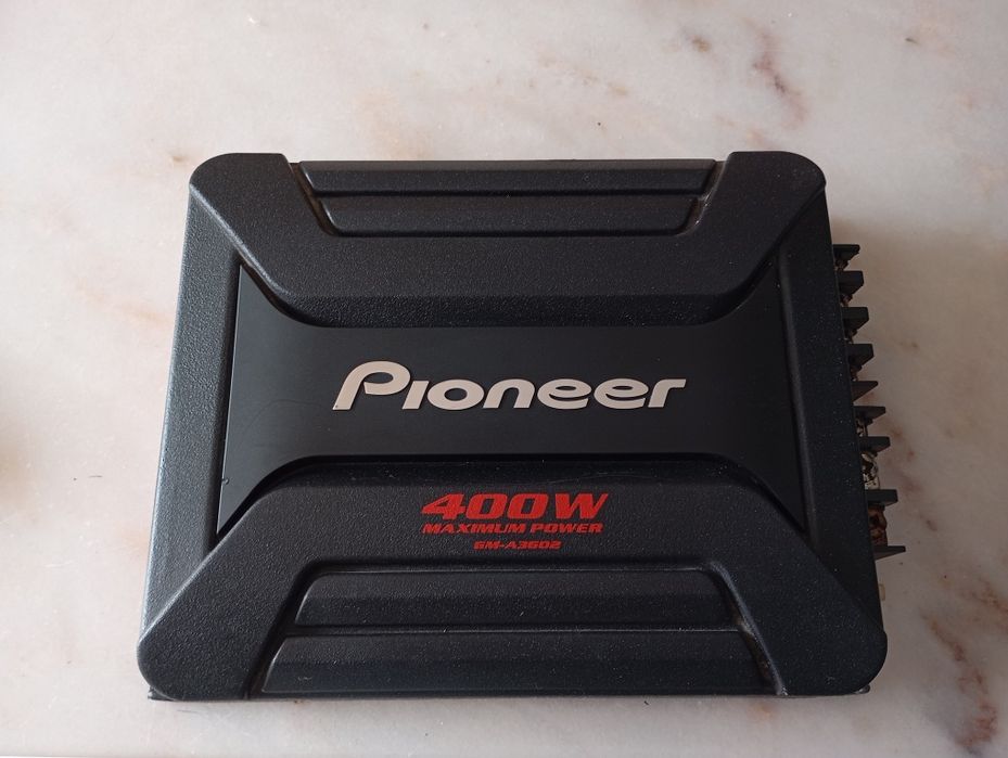 Subwoofer Pioneer 1300W + amplificador 400W