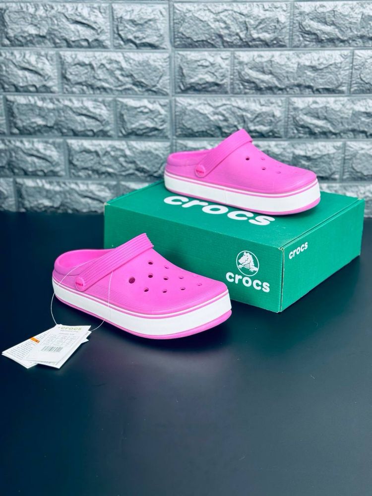 Шльопанці Crocs жіночі,яскраві,легкі. Є розміри в наявності 35-41
