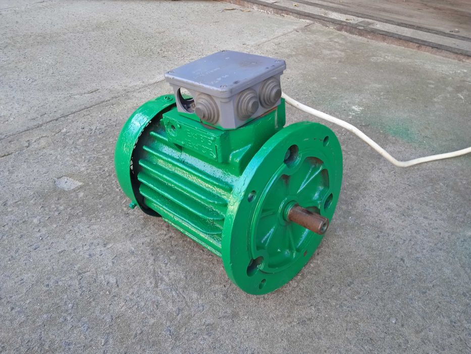 Електродвигун  220  вольт 3 квт